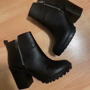 DIVIDED H&M Black Boots